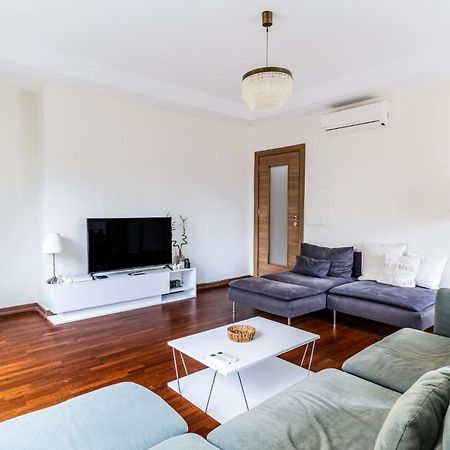 شقة Spacious Flat Near Bagdat Avenue In Suadiye اسطنبول المظهر الخارجي الصورة