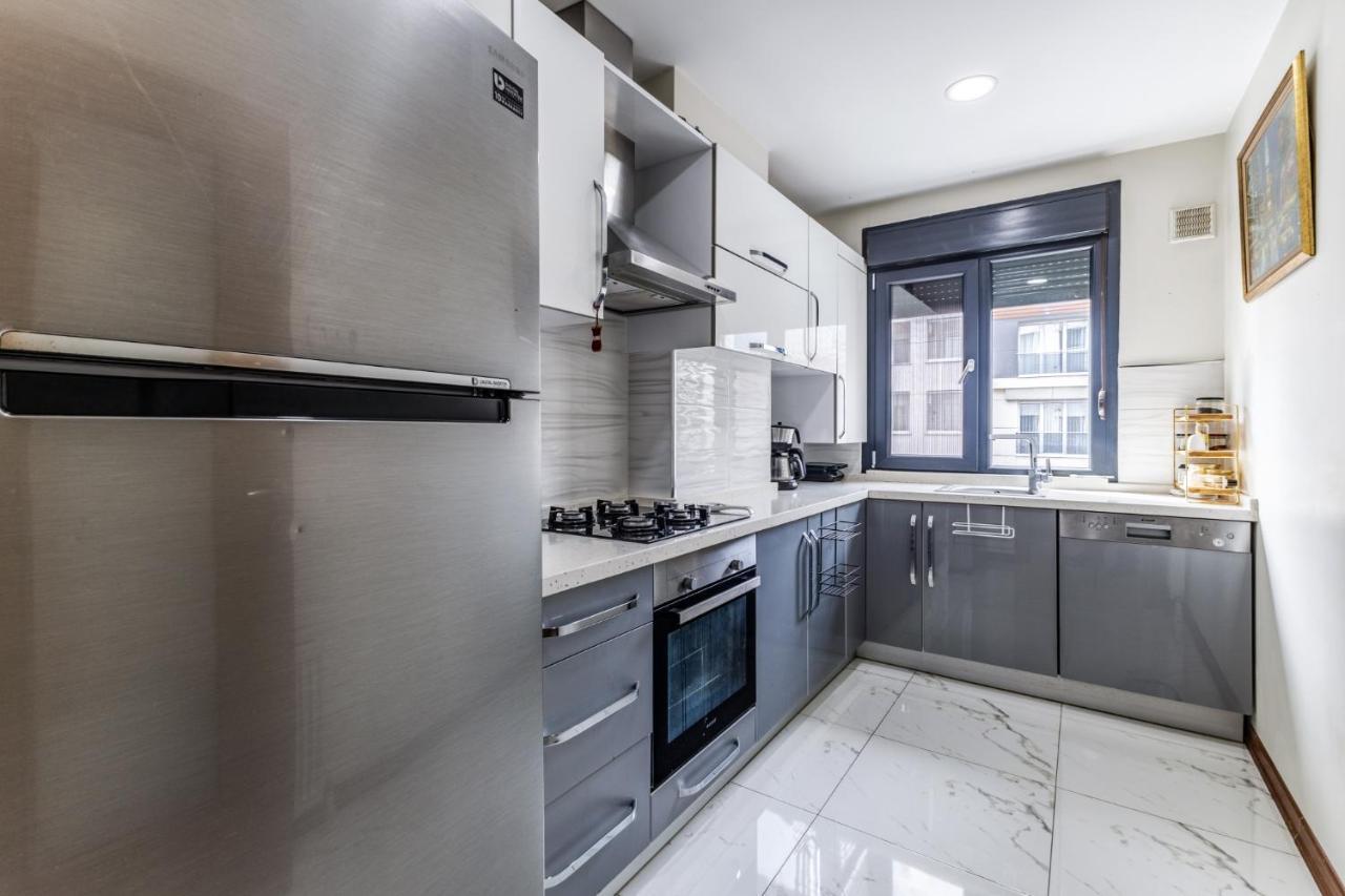 شقة Spacious Flat Near Bagdat Avenue In Suadiye اسطنبول المظهر الخارجي الصورة