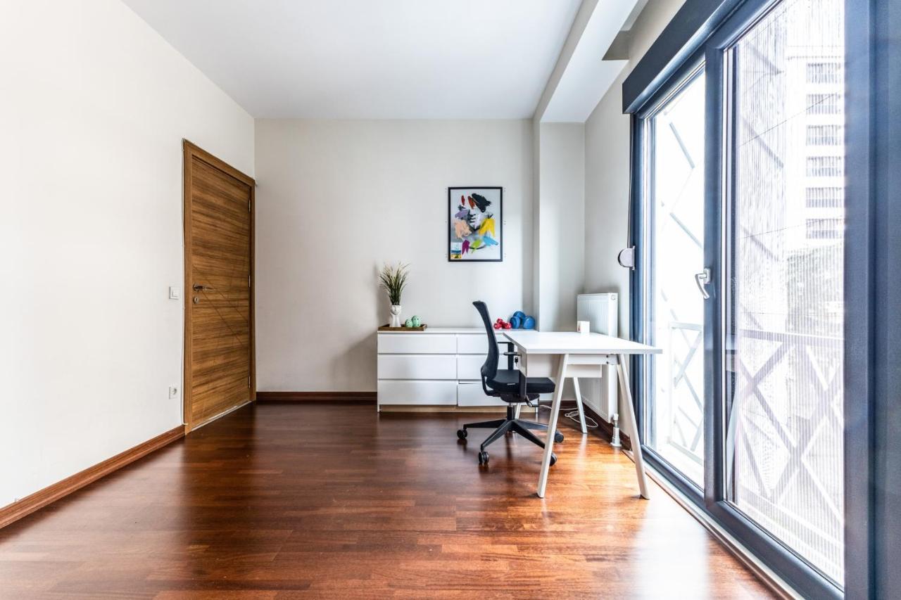شقة Spacious Flat Near Bagdat Avenue In Suadiye اسطنبول المظهر الخارجي الصورة