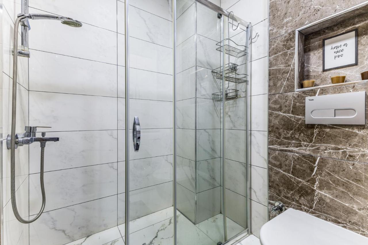 شقة Spacious Flat Near Bagdat Avenue In Suadiye اسطنبول المظهر الخارجي الصورة